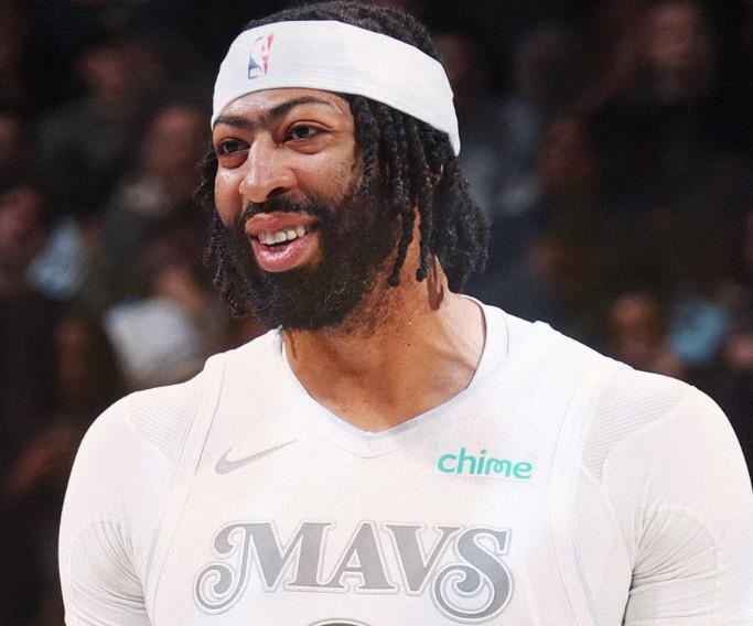 戴维斯：独行侠首秀有些急，回头看或许应该再多休息几天